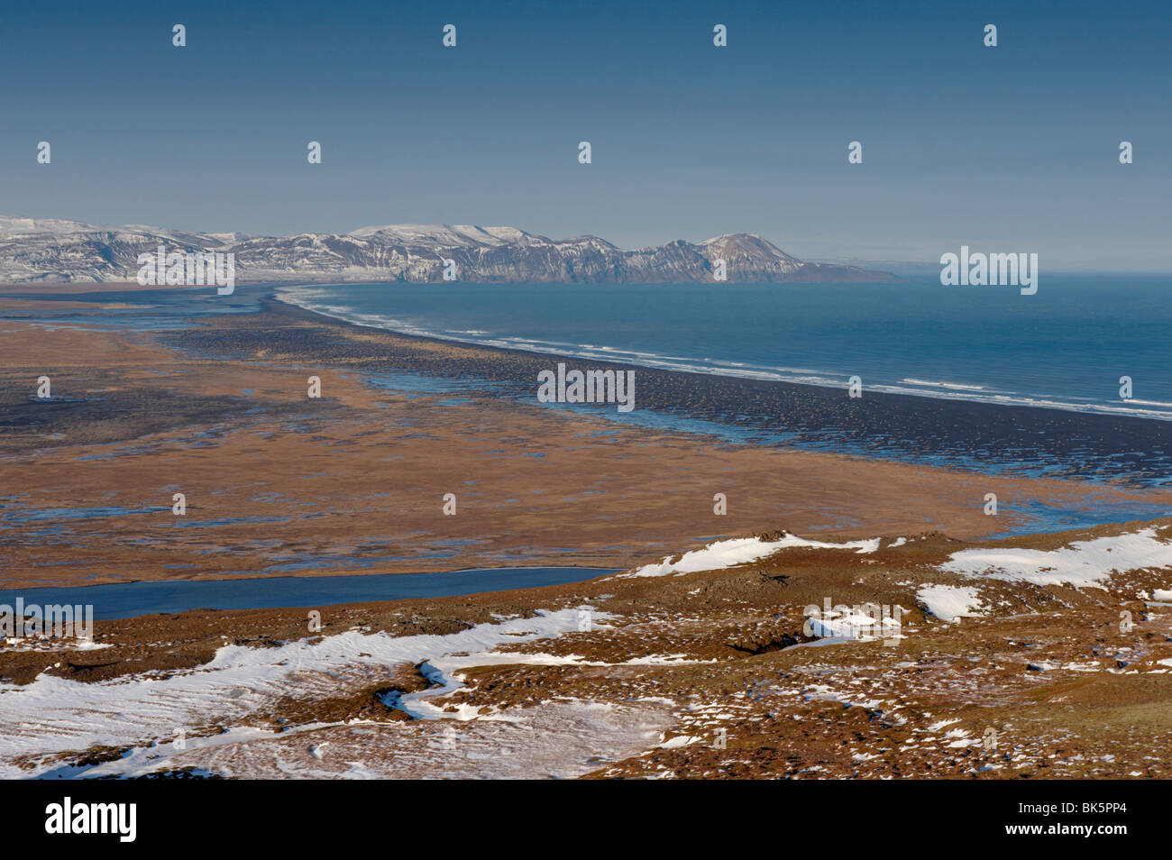 Blick über Heradssandur und Heradsfloi Bay, in der Nähe von Borgarfjordur Eystri, nördlich von Egilsstadir, Nord-Ost-Bereich, Island Stockfoto