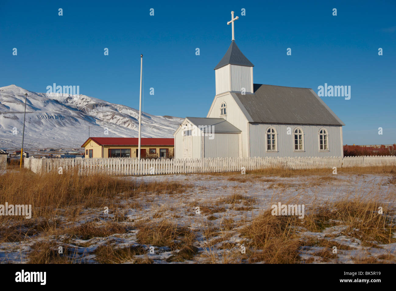 Kirche in Bakkagerdi, Borgarfjörður Eystri Osten Fjorde Bereich, Island, Polarregionen Stockfoto