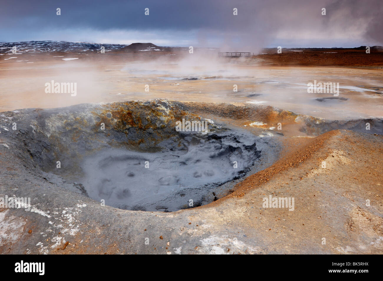 Schlammpötte bei Namaskard geothermische Gebiet (Namafjall-Hverarond), in der Nähe von See Myvatn und Reykjahlid, North Island, Island Stockfoto