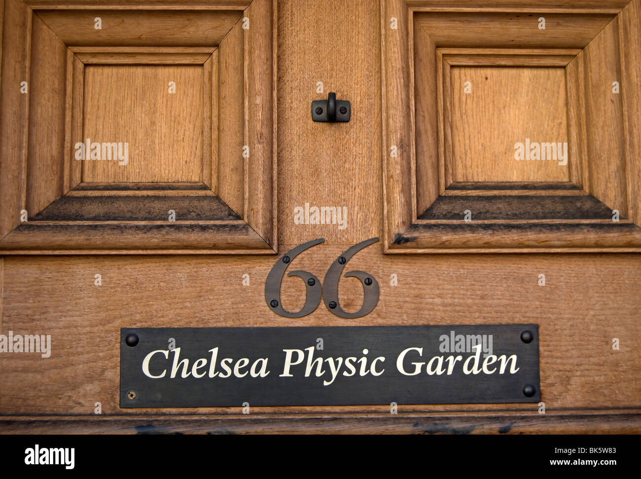 Eingangstür des Büros der Chelsea Physic Garden, London, england Stockfoto