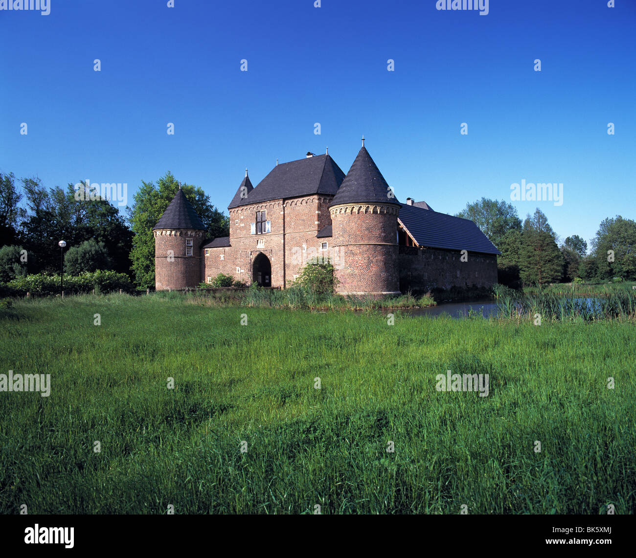 Mittelalterliche Wasserburg Vondern in Oberhausen-Osterfeld, Ruhrgebiet, Niederrhein, Nordrhein-Westfalen Stockfoto