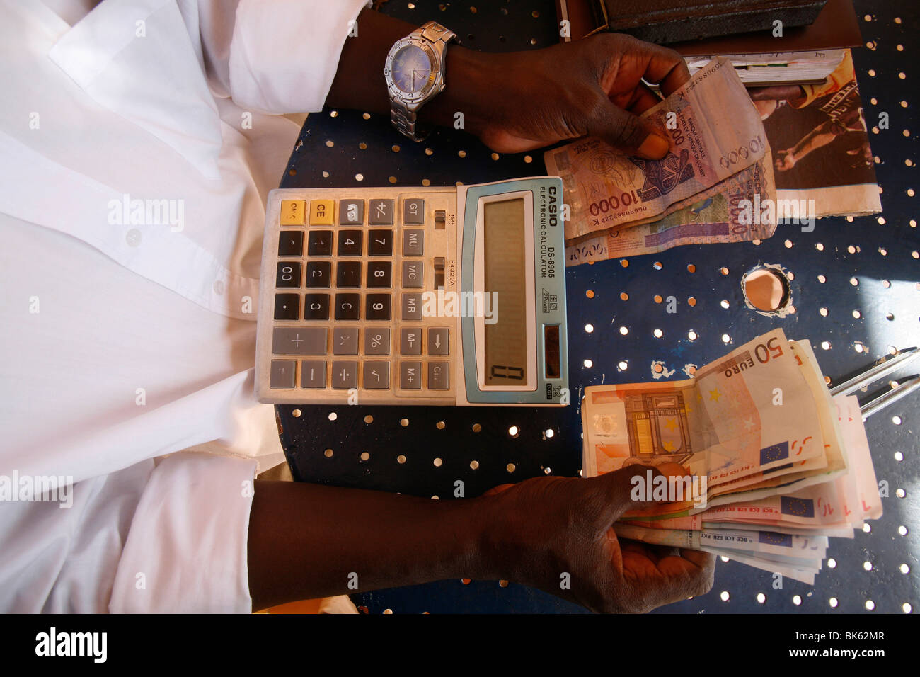 Geldwechsler, Saly, Thies, Senegal, Westafrika, Afrika Stockfoto