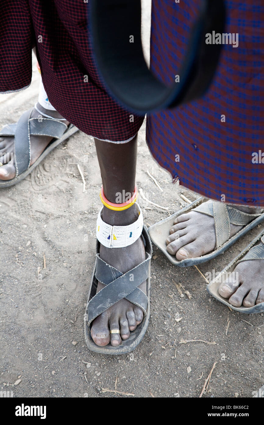 Sandalen aus autoreifen -Fotos und -Bildmaterial in hoher Auflösung – Alamy