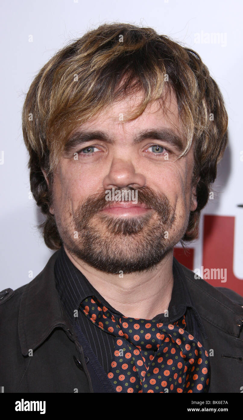 PETER DINKLAGE Tod bei einer Beerdigung WORLD PREMIERE HOLLYWOOD LOS ANGELES CA 12. April 2010 Stockfoto