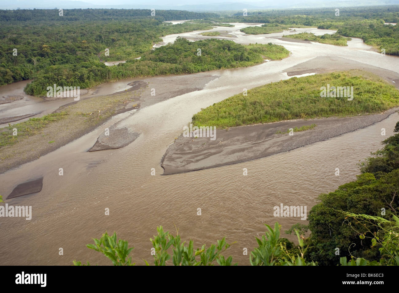 Blick über den Fluss Pastaza im ecuadorianischen Amazonasgebiet Stockfoto