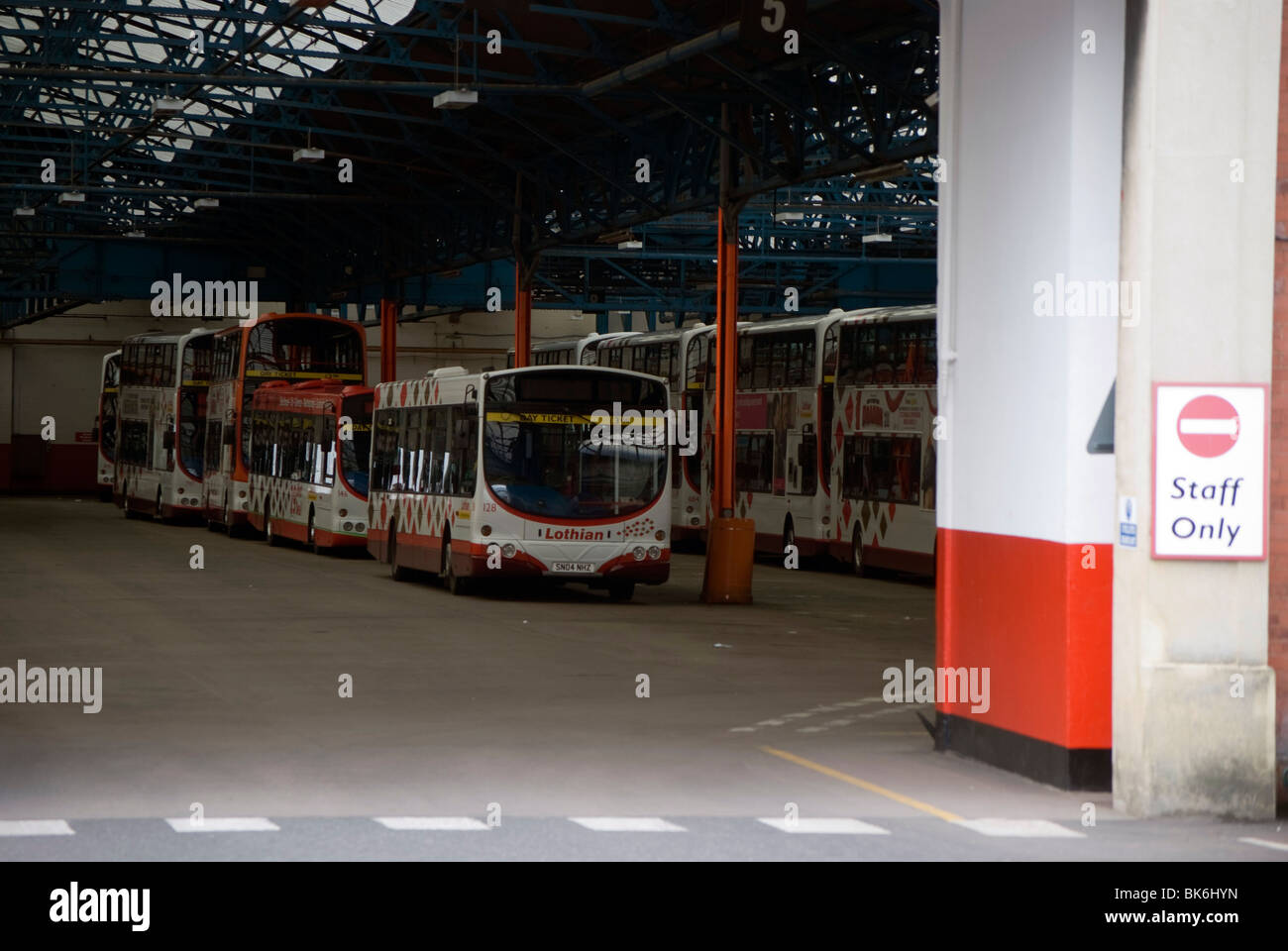 Lothian Busse wichtigsten Busdepot in Edinburgh. Stockfoto