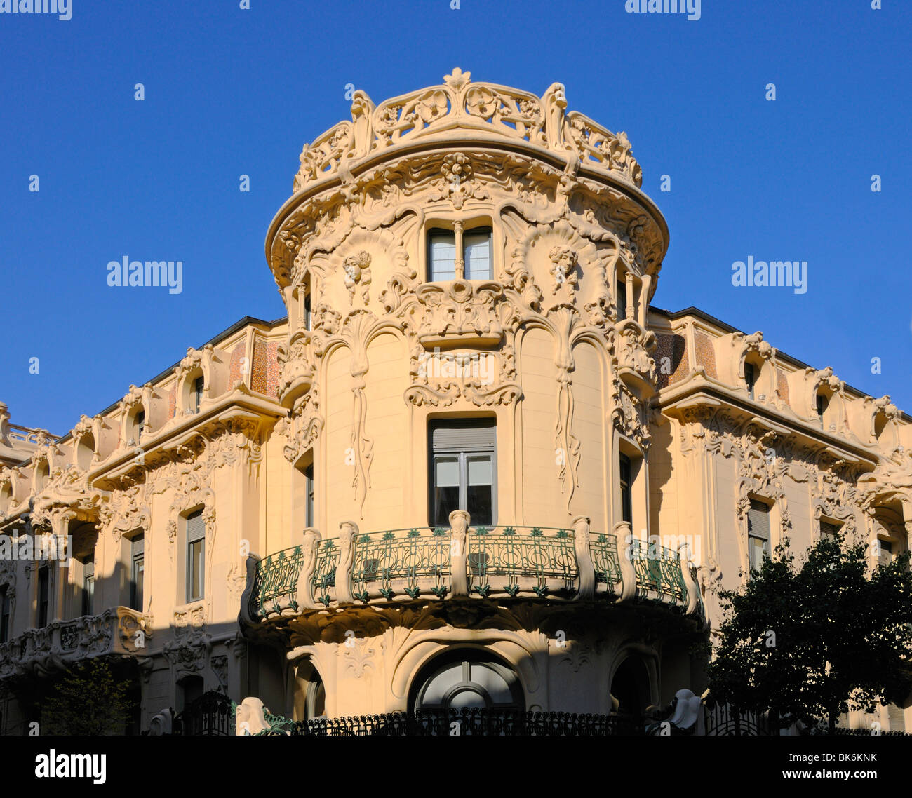 Madrid, Spanien. Casa del Longoria (1902: Jose Grases Riera) in Calle Fernando VI. Die Sociedad General de Autores. Jugendstil Stockfoto