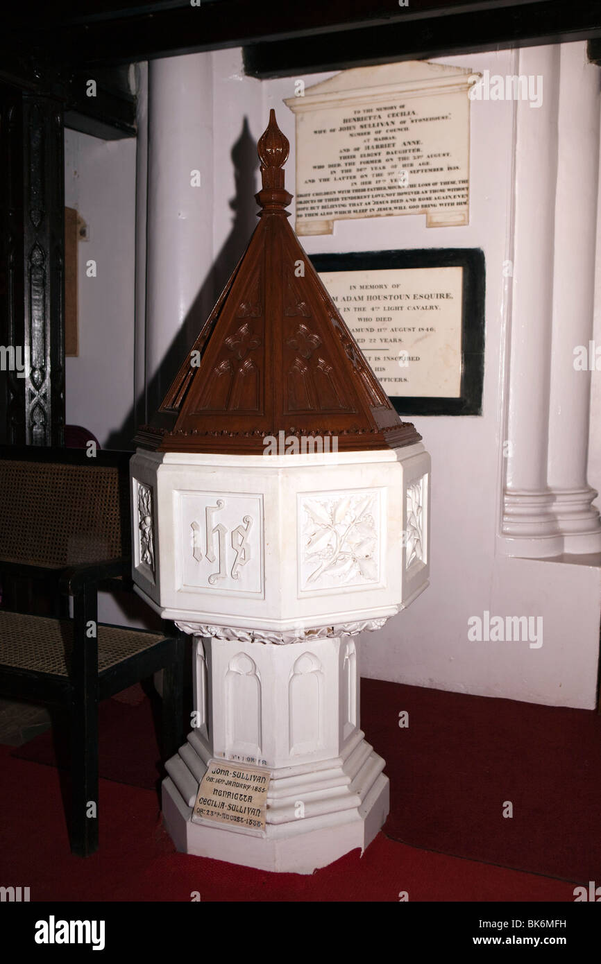 Indien, Tamil Nadu, Udhagamandalam (Ooty), St Stephens Church Denkmal zu John Sullivan, Stadtgründers Schriftart Stockfoto