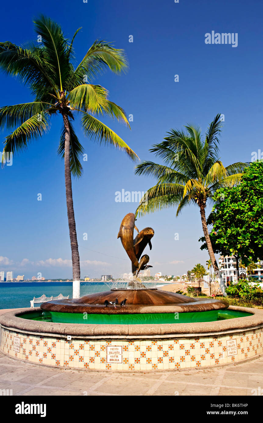 Freundschaft-Brunnen am Malecon am Pazifischen Ozean in Puerto Vallarta, Mexiko Stockfoto