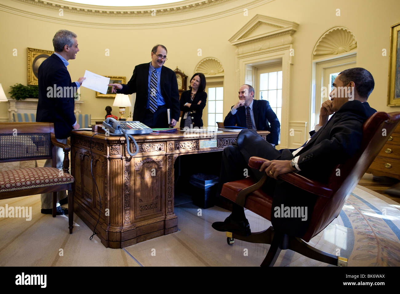 Präsident Barack Obama beschreibt die drohende Gesundheitswesen Abstimmung im Oval Office Stockfoto