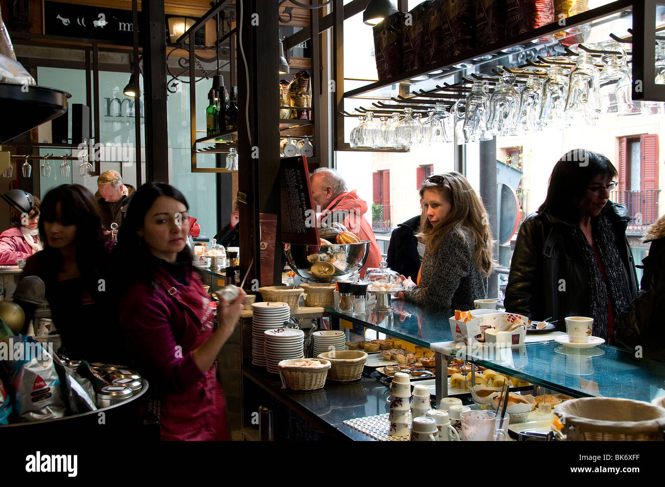 Coffee Shop Mercado de San Miguel Market Madrid Spain City Town Spanisch Stockfoto