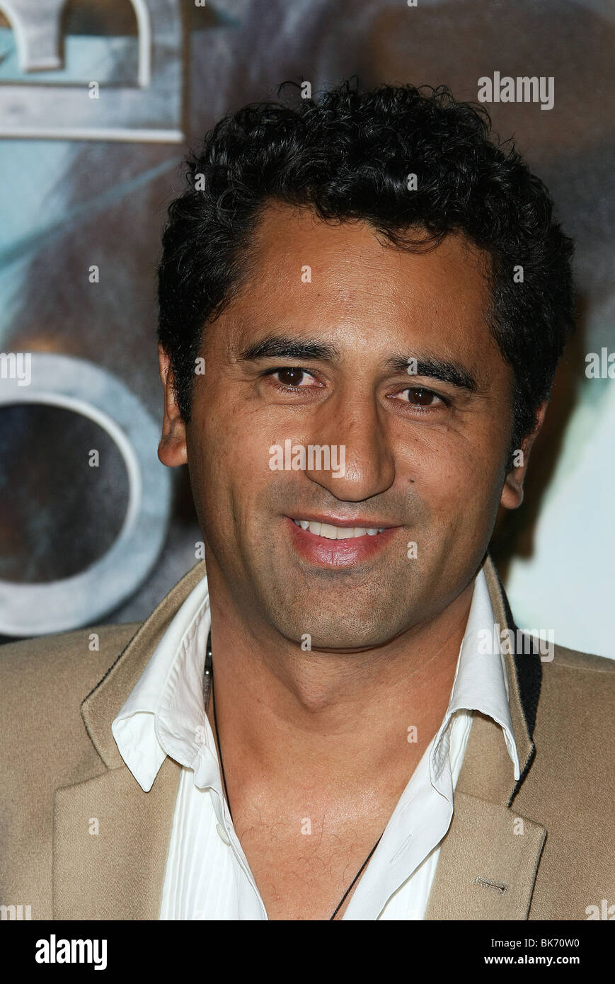 CLIFF CURTIS 10 000 BC LOS ANGELES PREMIERE GRAUMANS CHINESE HOLLYWOOD LOS ANGELES USA 5. März 2008 Stockfoto