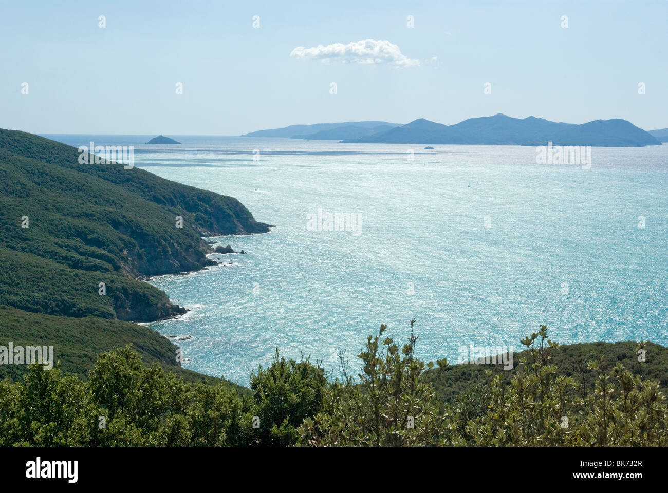 Elba betrachtet von Populonia Stockfoto