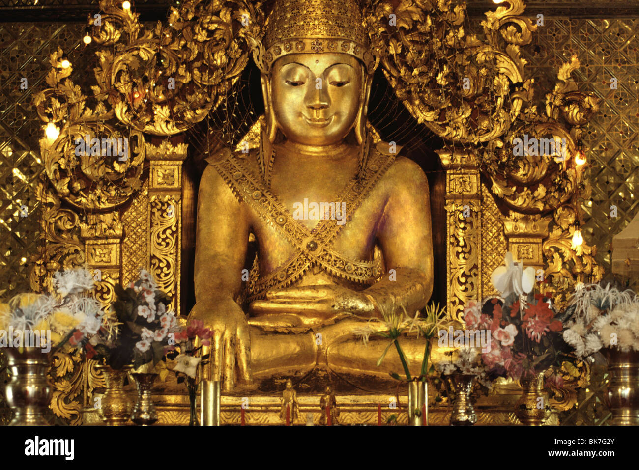 Das Hauptbild des Buddha in die Sandamuni Pagode, Mandalay, Myanmar (Burma), Asien Stockfoto