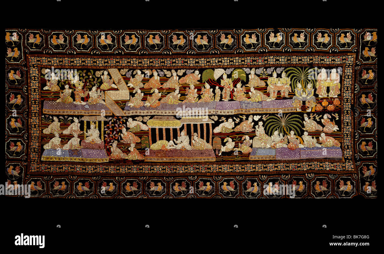 Eine Anfang des 20. Jahrhunderts birmanischen Wandteppich genannt Calaga, verwendet als Vorhang oder Kulisse, in der Regel mit religiösen Szenen, Myanmar Stockfoto