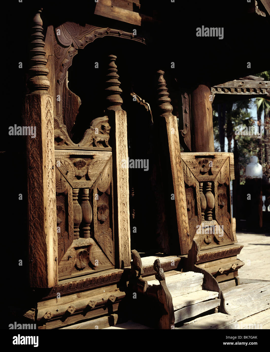 Bagaya Kyaung Kloster aus dem frühen 20. Jahrhundert, komplett aus Holz gebaut, Ava, Myanmar (Burma), Asien Stockfoto