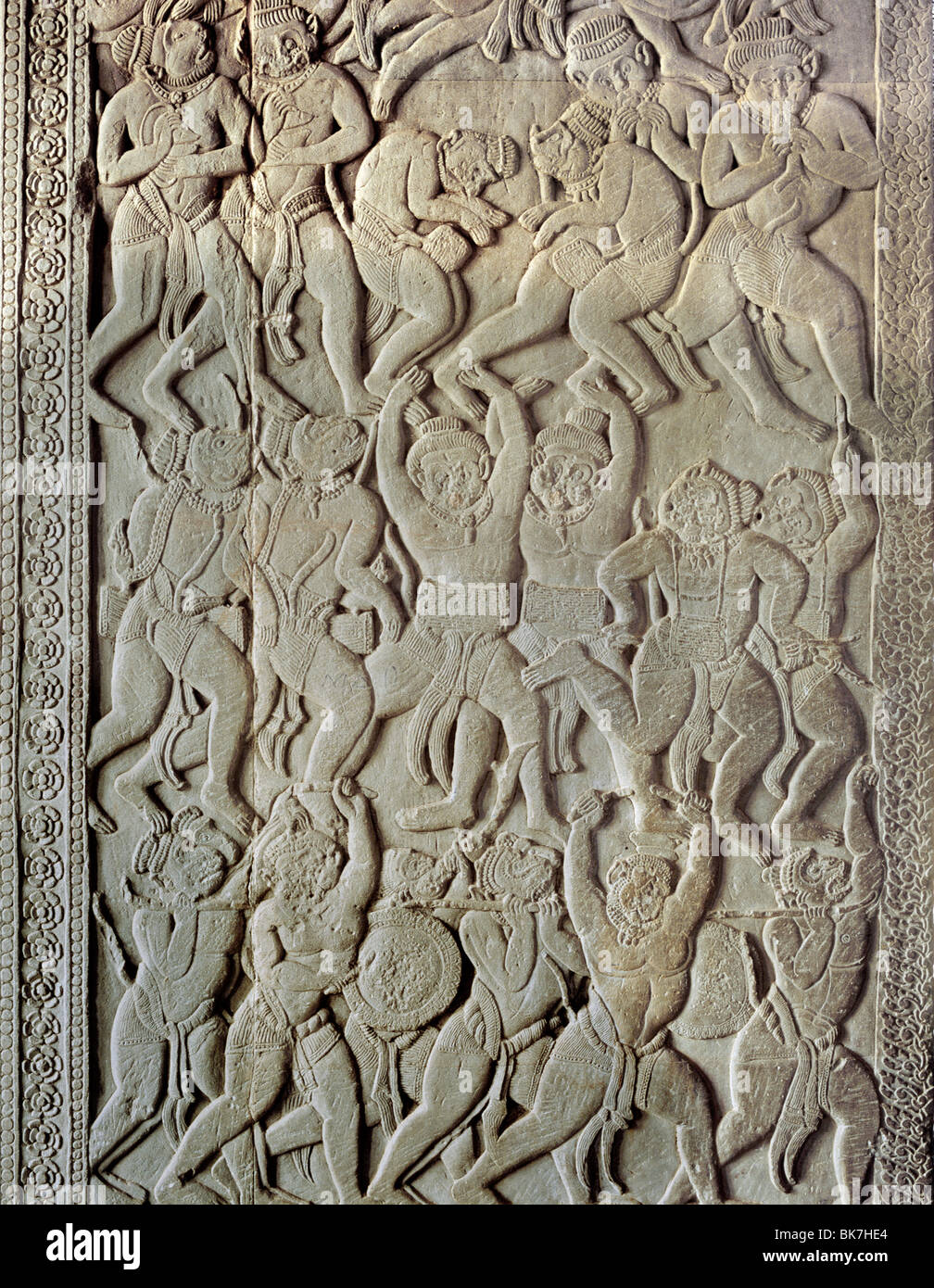 Reliefs mit Szenen der Ramakien, Angkor Wat, Angkor, UNESCO-Weltkulturerbe, Kambodscha, Indochina, Südostasien, Asien Stockfoto