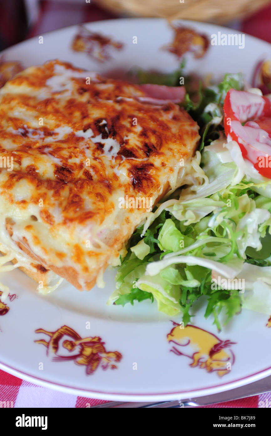 Frankreich Paris Montmartre A Croque Monsieur einen heißen Schinken und Käse Stockfoto