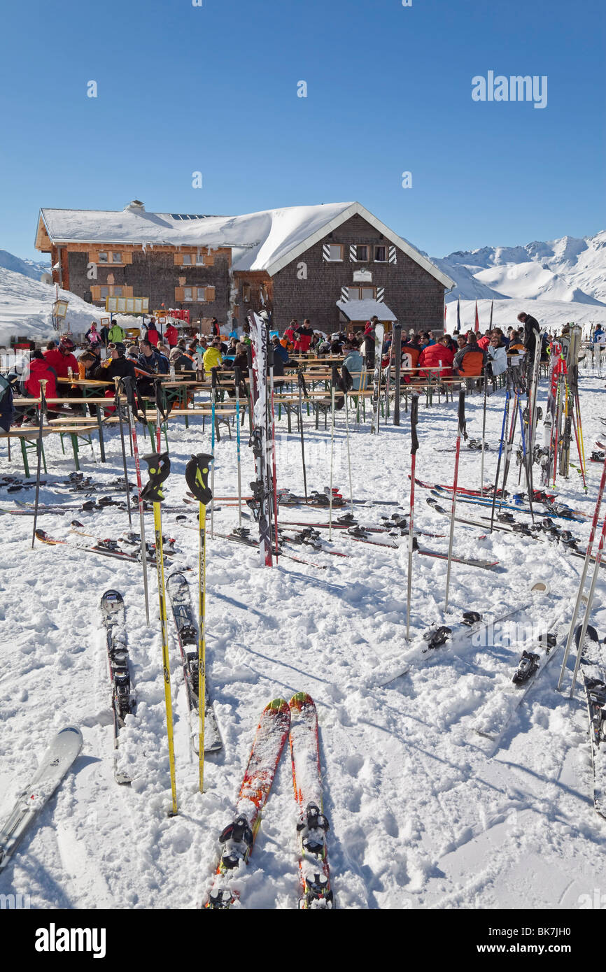 Bergrestaurant, St. Anton bin Arlberg, Tirol, Österreichische Alpen, Europa Stockfoto