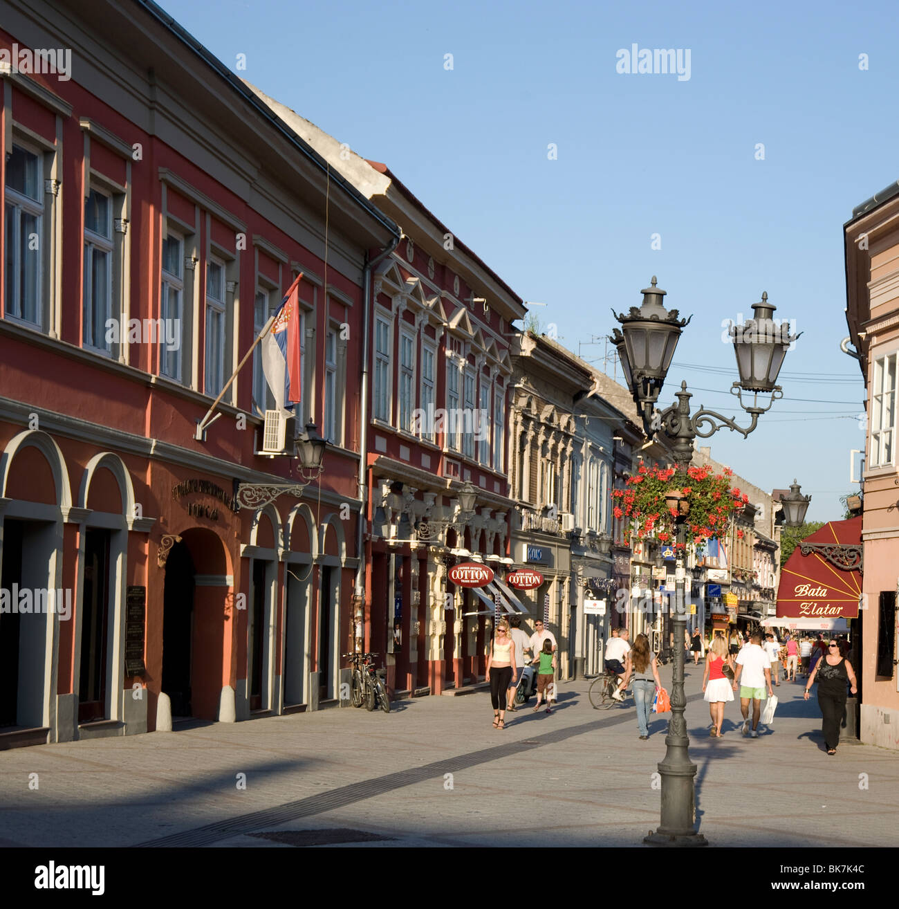 Dunavska Street, eine Fußgängerzone in der Altstadt von Novi Sad, Serbien, Europa Stockfoto
