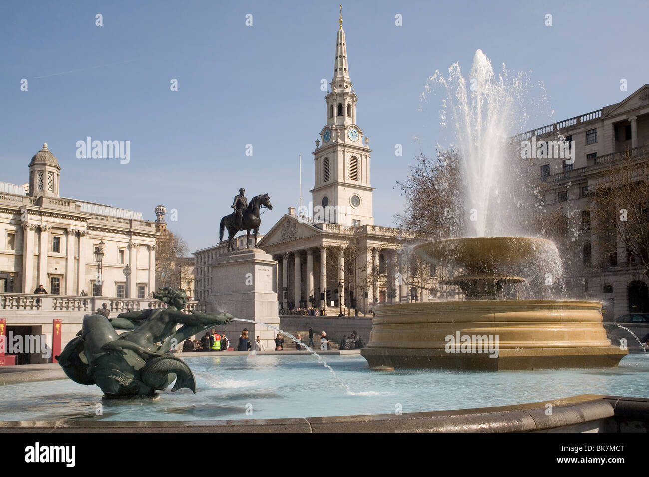 England London Trafalgar Square, mit St.Martins-in-the-Fields & Brunnen Stockfoto