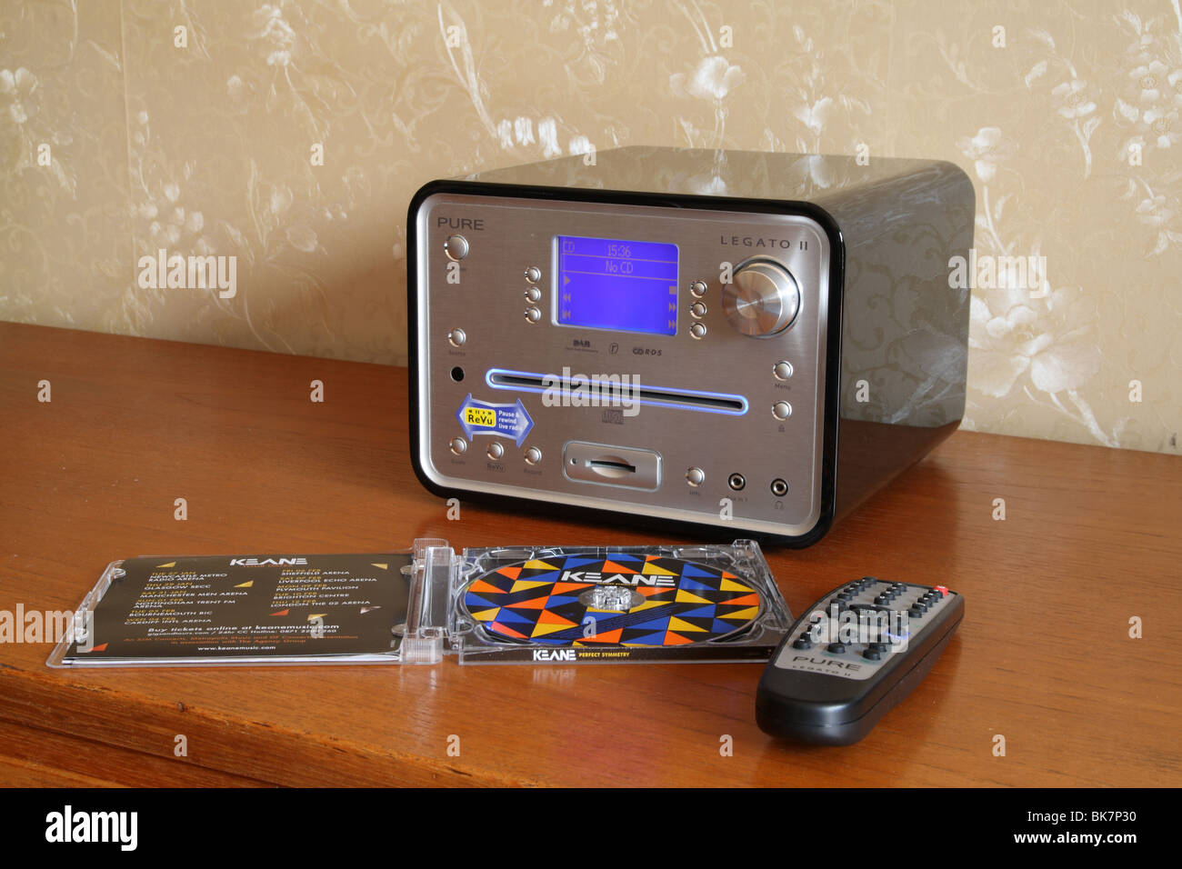 Reine Stereo-Anlage mit Keane CD Stockfoto