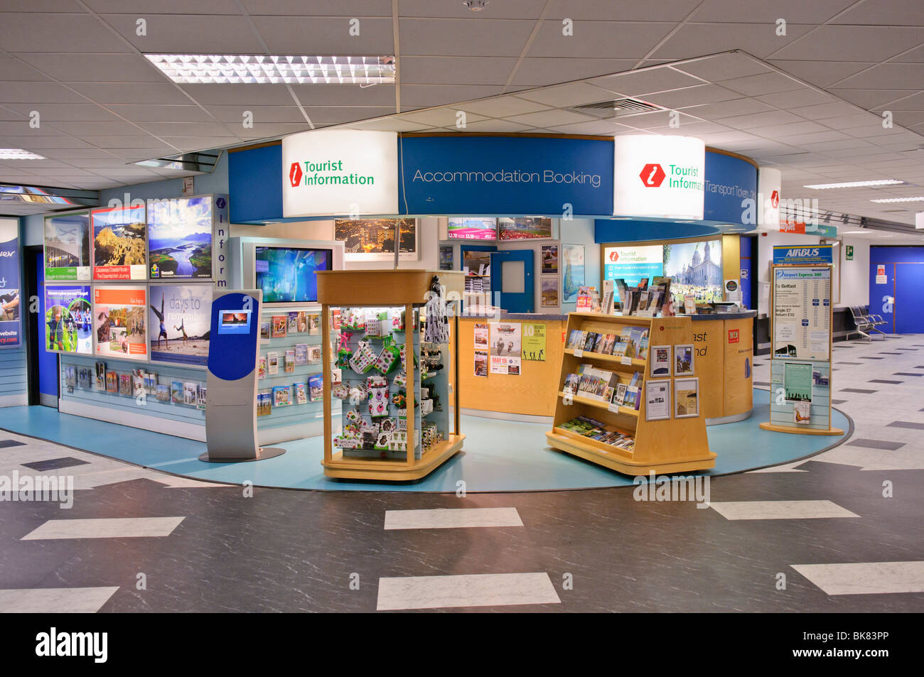 Touristinformation am Belfast International Airport Stockfoto