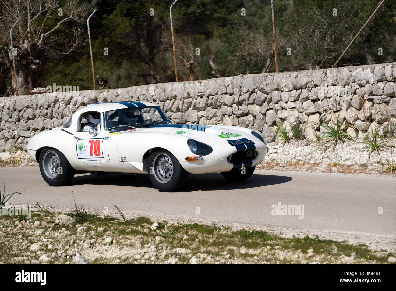 1962 Jaguar e Typ Sportwagen-Klassiker Teilnahme an einer Kundgebung in Spanien. Stockfoto