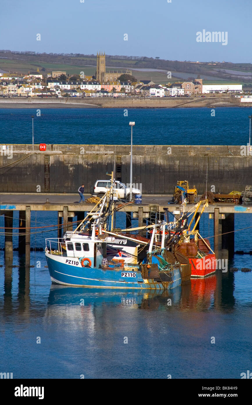 Penzance aus Newlyn Harbour Stockfoto