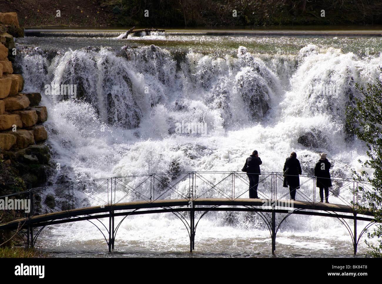 Das kürzlich renovierte Kaskade in Blenheim Palace Park, Oxfordshire erbaut von Capability Brown (2009) Stockfoto