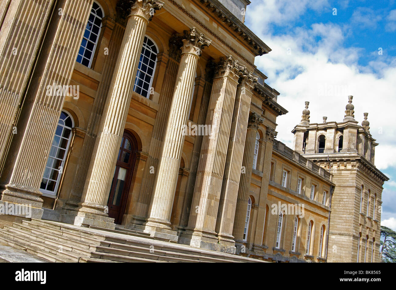 Blenheim Palace bei Woodstock, Oxfordshire, England. Dies ist ein Teil des Weltkulturerbes. Stockfoto