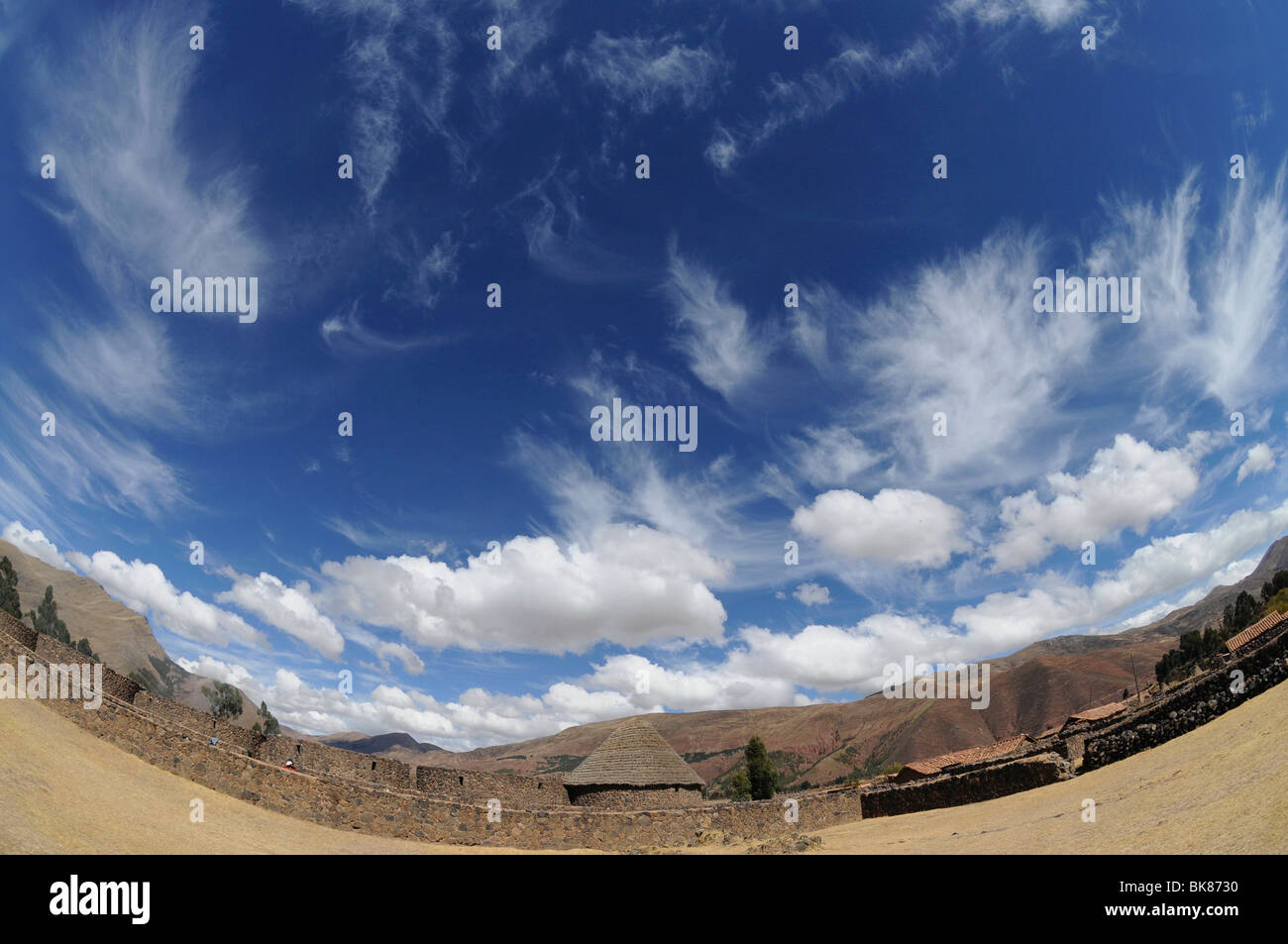Fisheye, Inka-Tempel von Racchi, Racchi, Inka-Siedlung, Quechua-Siedlung, Peru, Südamerika, Lateinamerika Stockfoto