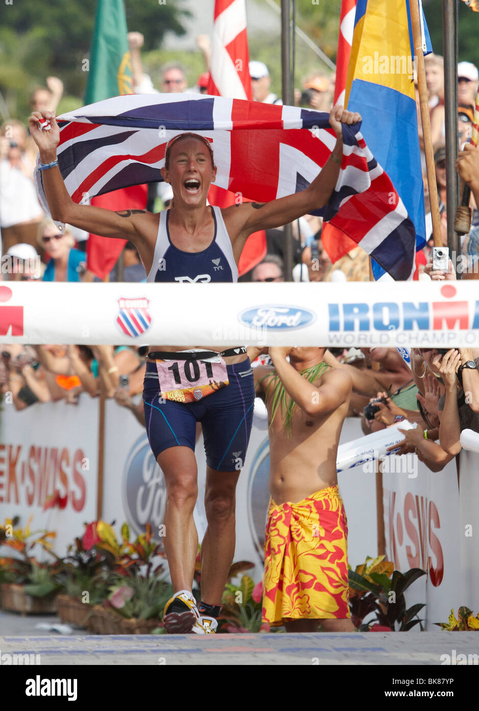 Chrissie Wellington, Great Britain, überqueren der Ziellinie des Ironman Triathlon World Championship als Sieger mit einem n Stockfoto