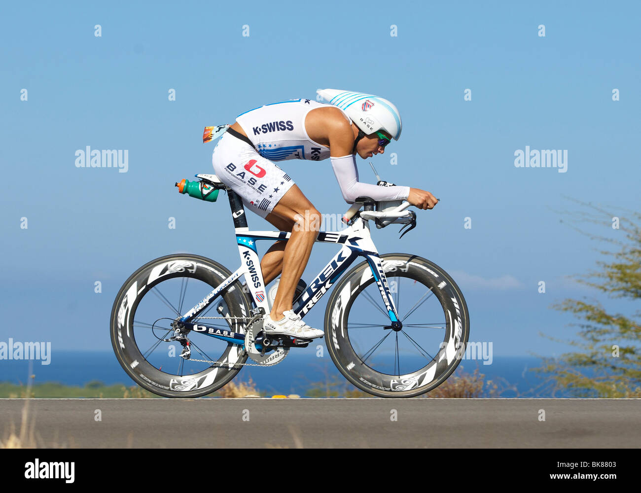 Der amerikanische Profi-Triathletin Chris Lieto auf der Radstrecke des Ironman Triathlon World Championship in Kona, Hawaii, USA Stockfoto