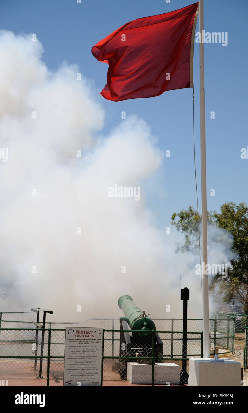 Die automatische Zündung von Noonday Gun über Kapstadt Südafrika Stockfoto