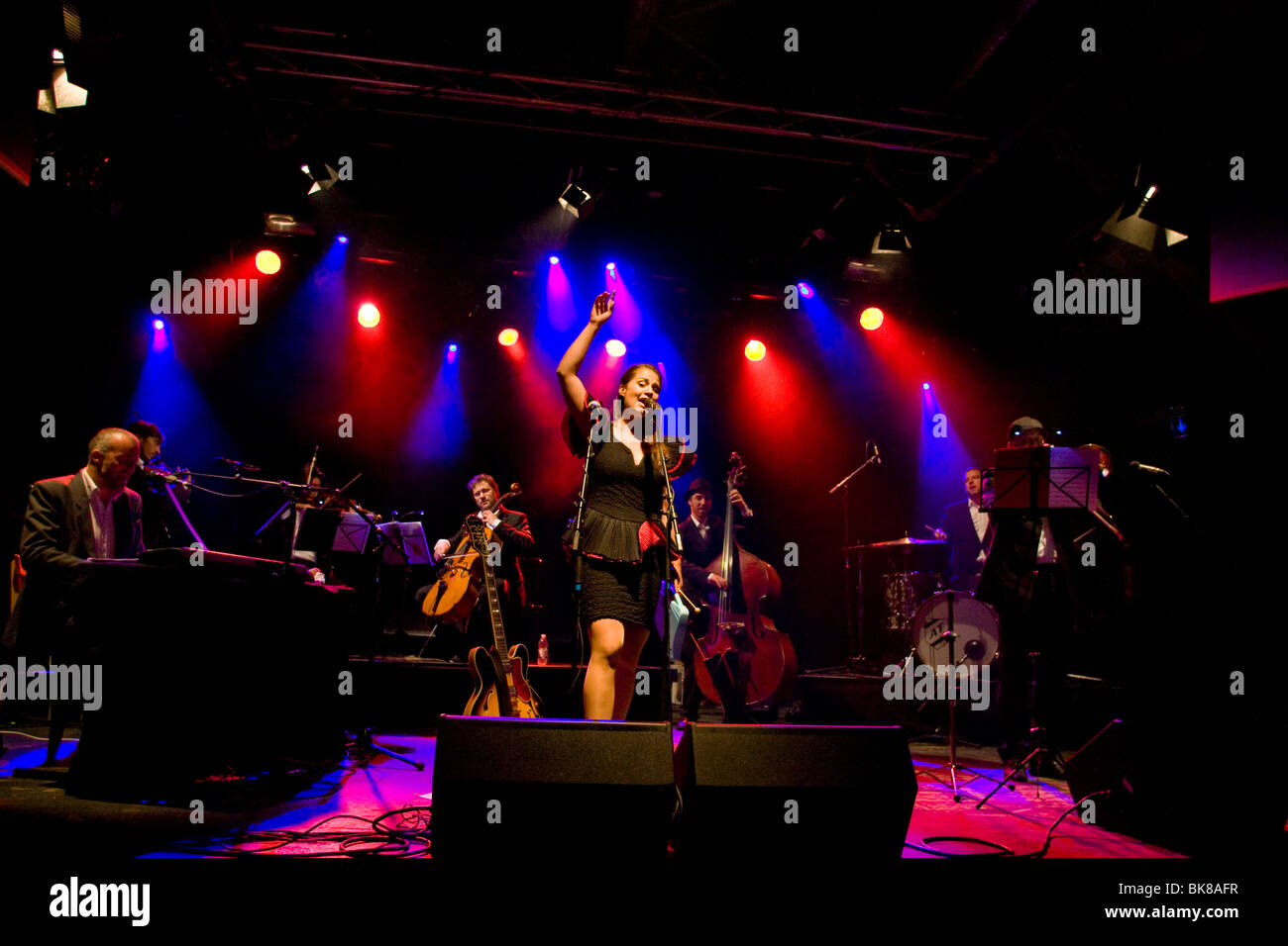 Der Schweizer Singer-Songwriter Priska Zemp Alias Heidi Happy live im Konzertsaal Schueuer, Luzern, Schweiz Stockfoto