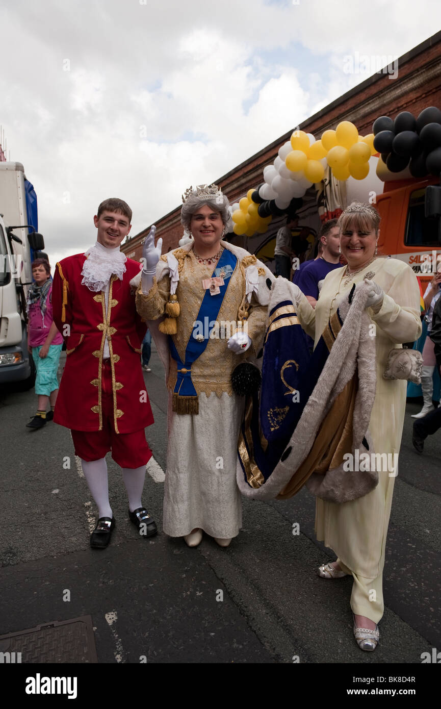 Ihre Majestät die Königin Crossdresser Stockfoto