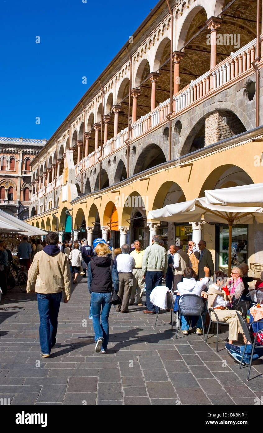 Padua, Piazza Delle Erbe, Salone & Cafe Stockfoto