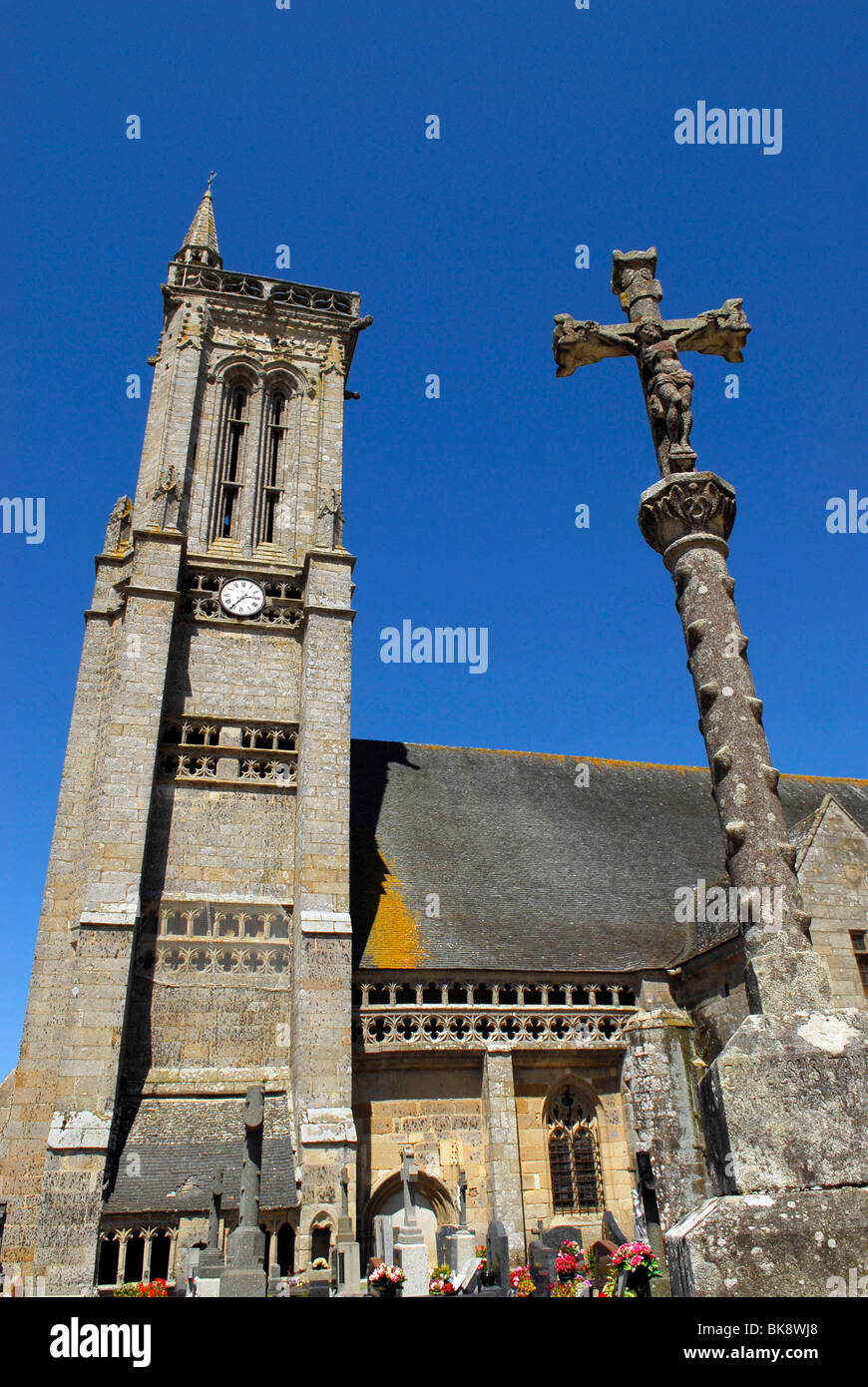 Saint-Jean-du-Doigt (29): die Kirche Stockfoto