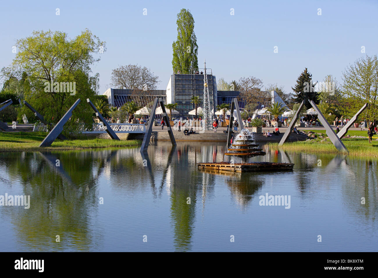 See am Kalenderplatz quadratisch, Britzer Garten Garten in Berlin, Deutschland, Europa Stockfoto