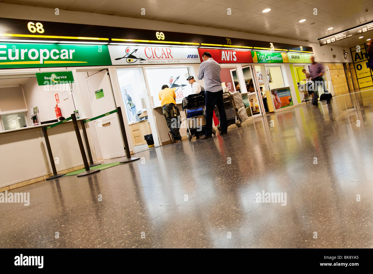 Airport car rental -Fotos und -Bildmaterial in hoher Auflösung – Alamy