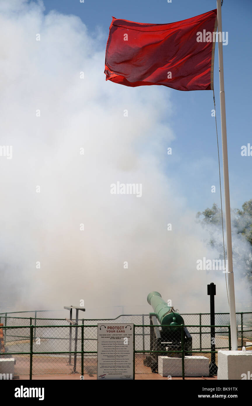 Die automatische Zündung von Noonday Gun über Kapstadt Südafrika Stockfoto