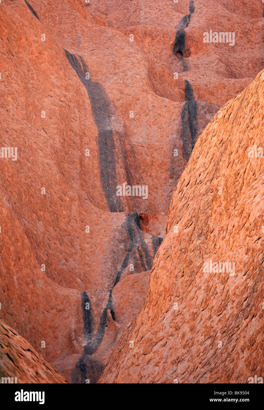 Felswand, Ayers Rock, Uluru-Kata Tjuta National Park, Uluru, Northern Territory, Australien Stockfoto