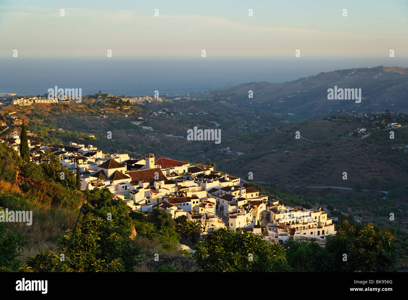 Blick über Frigiliana, Andalusien, Spanien Stockfoto