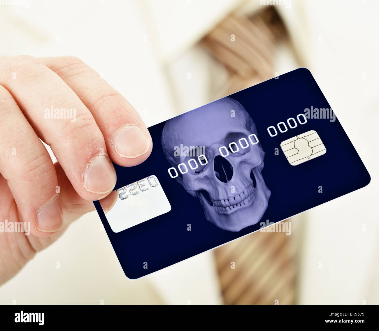 Banking Credit-Plastikkarte, die mit dem Tod Stockfoto