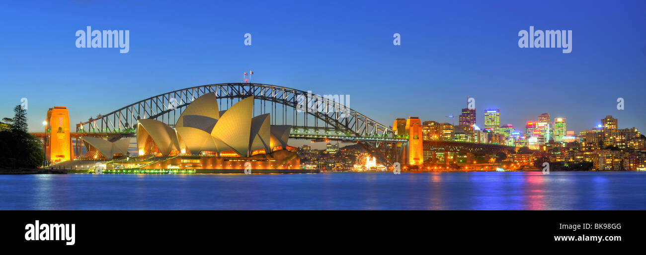 Panorama des Sydney Opera House, Sydney Harbour Bridge, Kirribilli, Nacht, Sydney, New South Wales, Australien Stockfoto