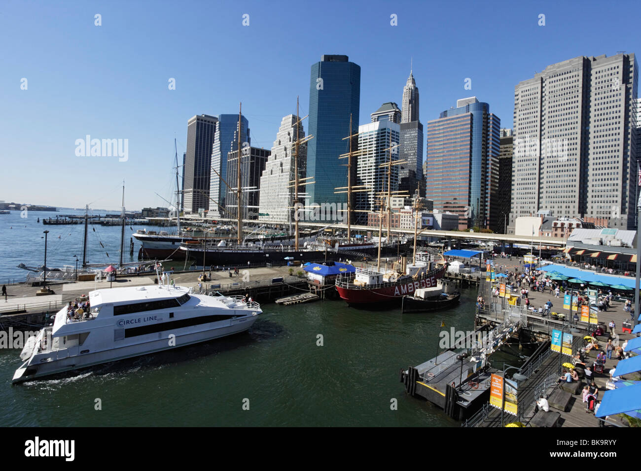 Historische Schiffe am Pier 17, Manhattan, New York City, New York, USA Stockfoto