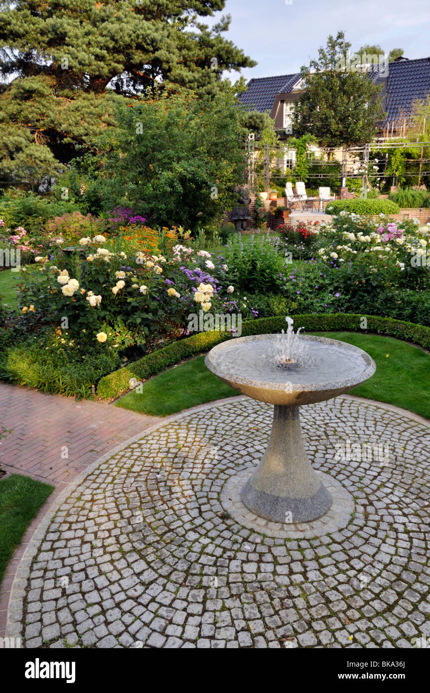 Granit springbrunnen -Fotos und -Bildmaterial in hoher Auflösung – Alamy