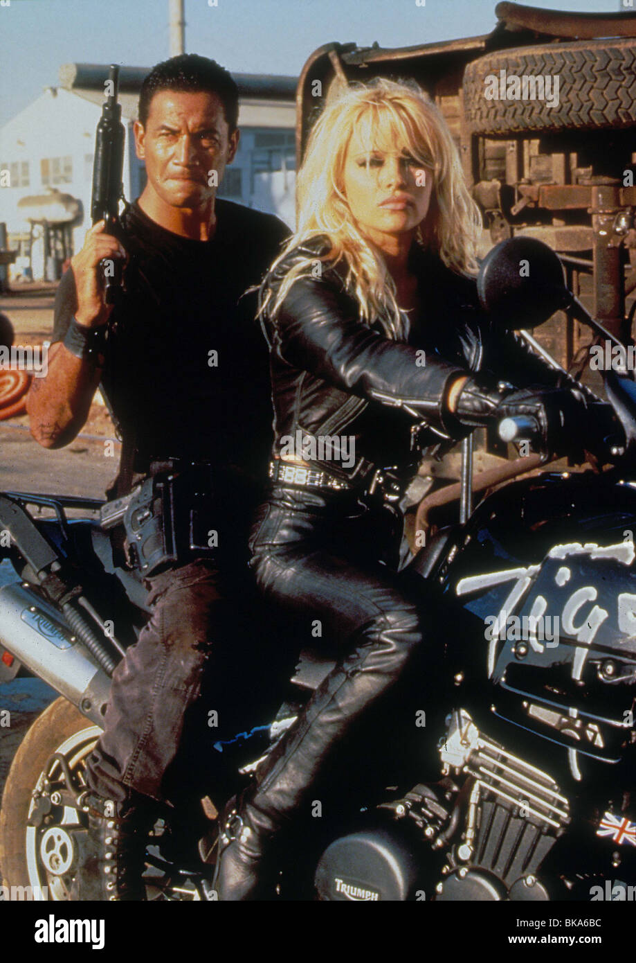 BARB WIRE (1995) TEMUERA MORRISON, PAMELA ANDERSON BARB 002 Stockfoto