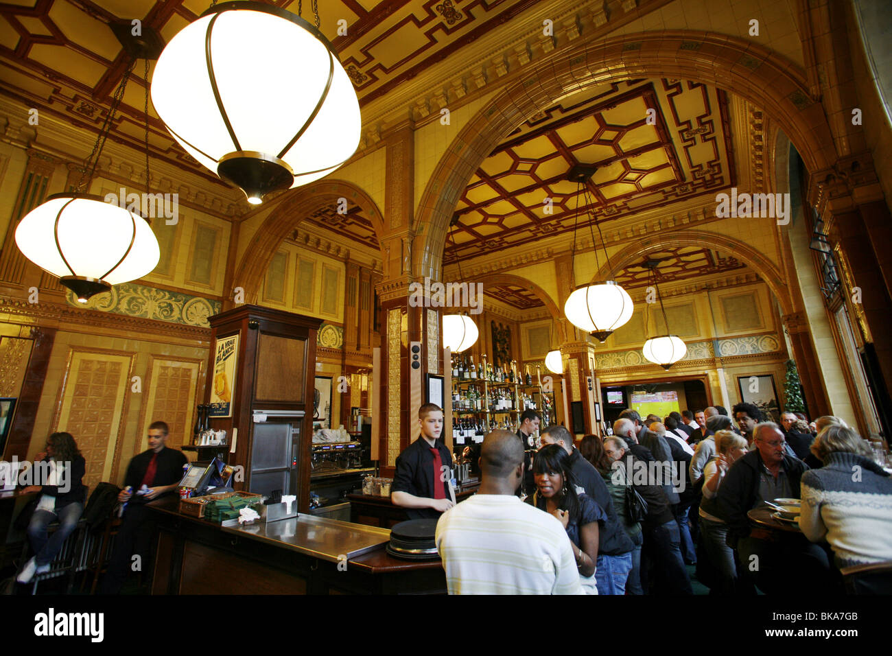 Fliesen-Cafe-Bar, Andrew Square, Edinburgh, Schottland Stockfoto